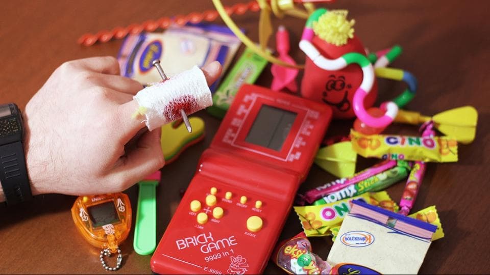 Buram Buram Mazi Kokan Nostaljik Oyuncaklar