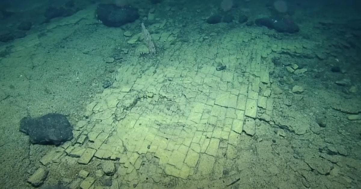 Okyanus Tabanında Şaşırtıcı Keşif: "Kayıp Kıta Atlantis'e Giden Sarı Tuğlalı Bir Yol Bulduk"